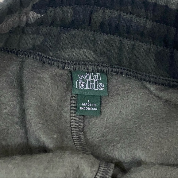 🎈WILD FABLE Camouflage fleecy jogger  for women size L - Picture 3 of 5